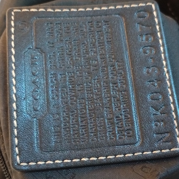 Vtg Coach flat top leather shoulder bag. Black - Picture 8 of 10